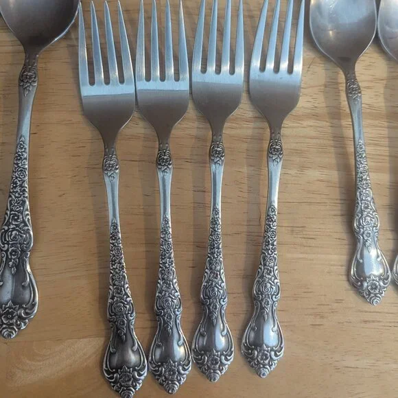 International LA FRANCE Decorator Stainless Silverware Flatware Dinner-20 Piece - Picture 5 of 8